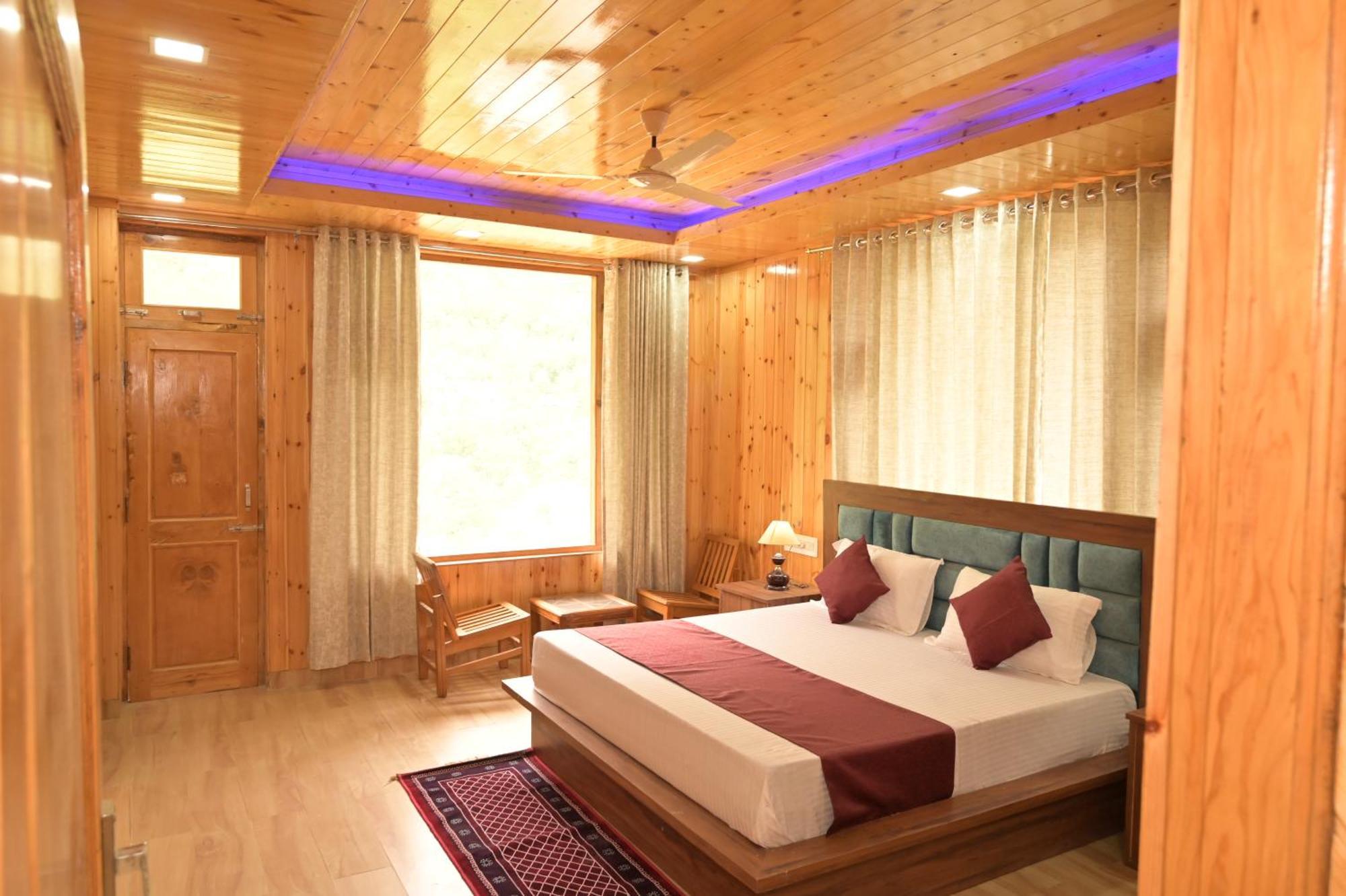 Hotel Royal Galaxy Tirthan Banjar Екстер'єр фото