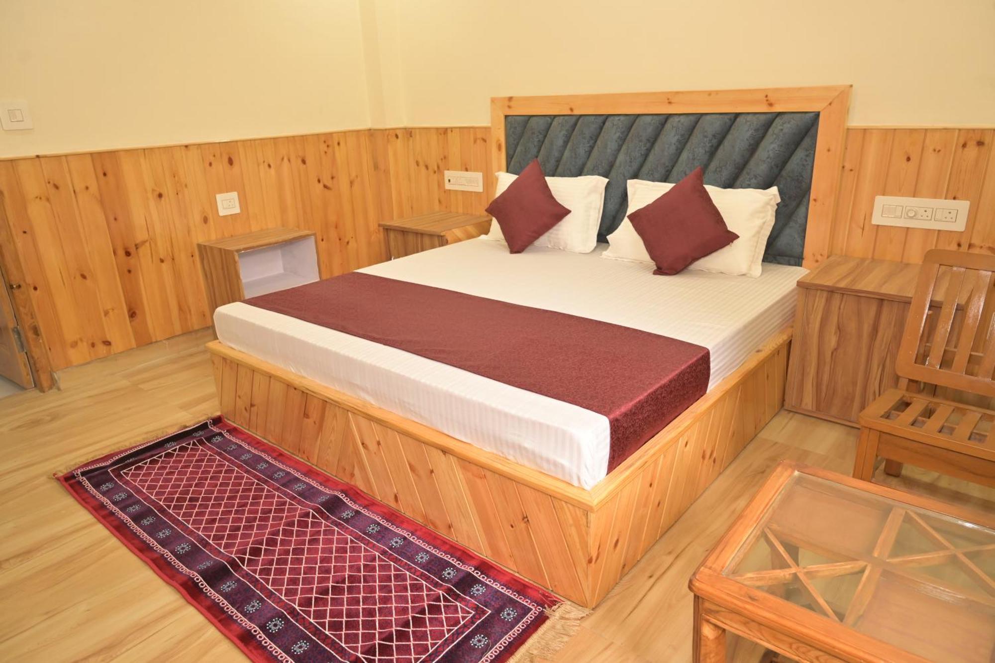 Hotel Royal Galaxy Tirthan Banjar Екстер'єр фото