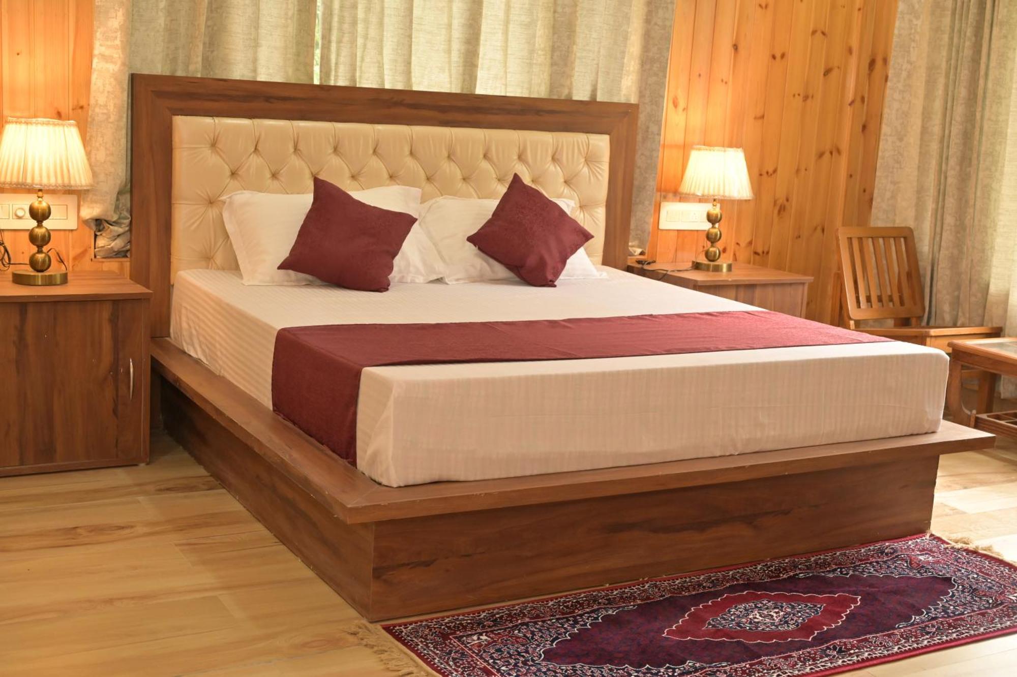 Hotel Royal Galaxy Tirthan Banjar Екстер'єр фото