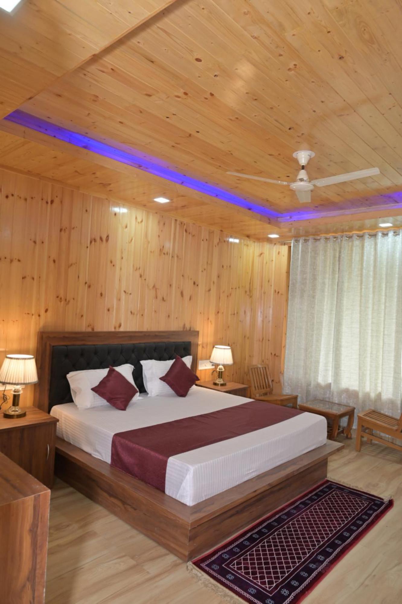 Hotel Royal Galaxy Tirthan Banjar Екстер'єр фото