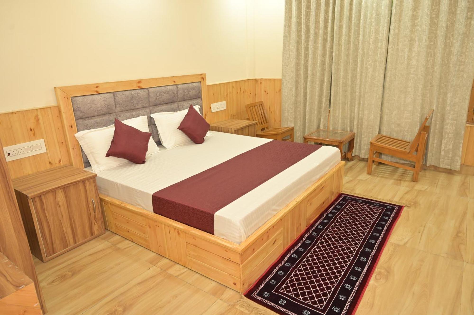 Hotel Royal Galaxy Tirthan Banjar Екстер'єр фото