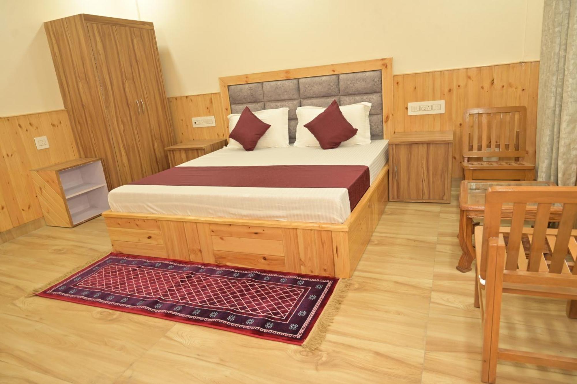 Hotel Royal Galaxy Tirthan Banjar Екстер'єр фото