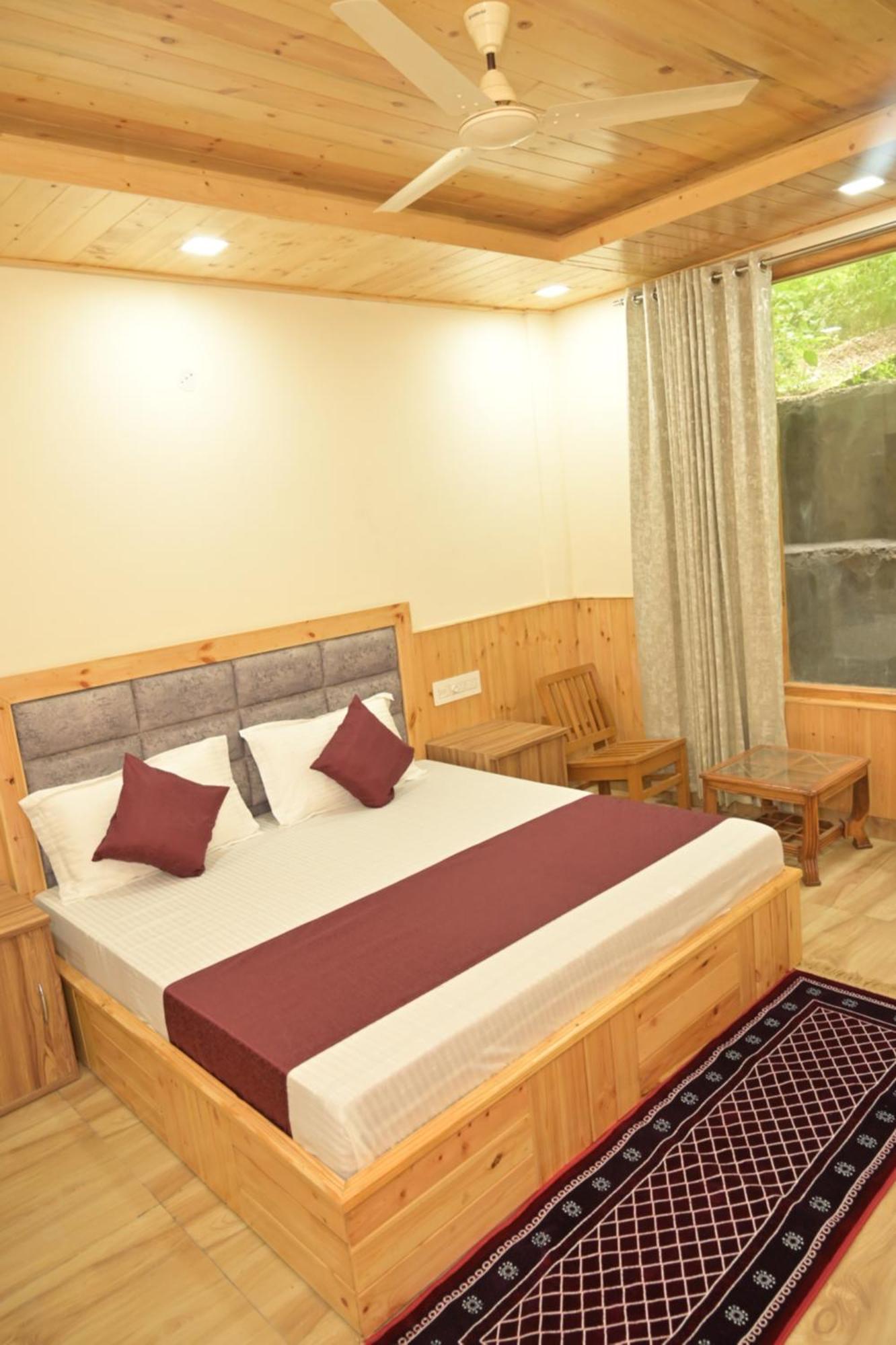 Hotel Royal Galaxy Tirthan Banjar Екстер'єр фото