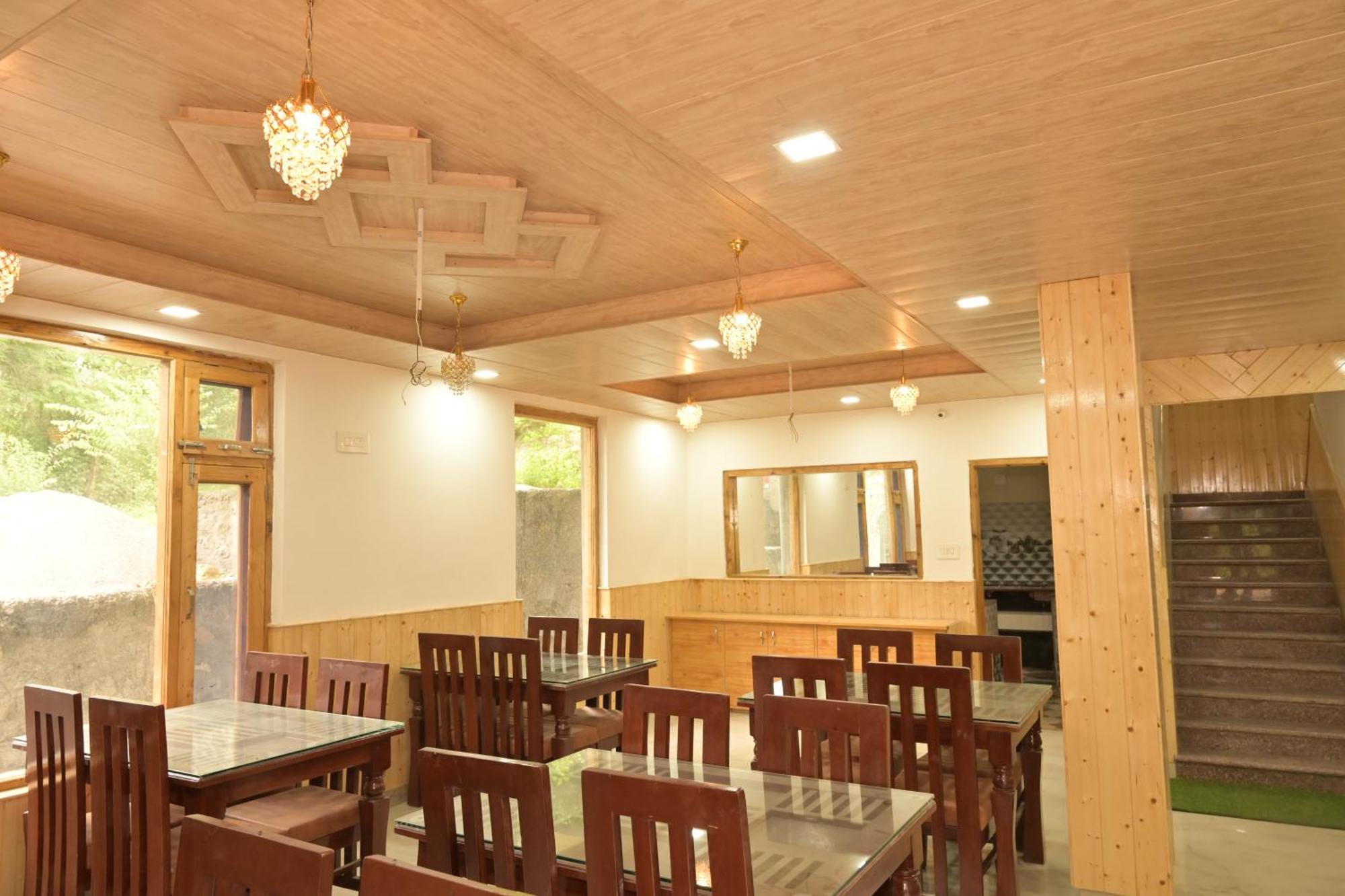Hotel Royal Galaxy Tirthan Banjar Екстер'єр фото