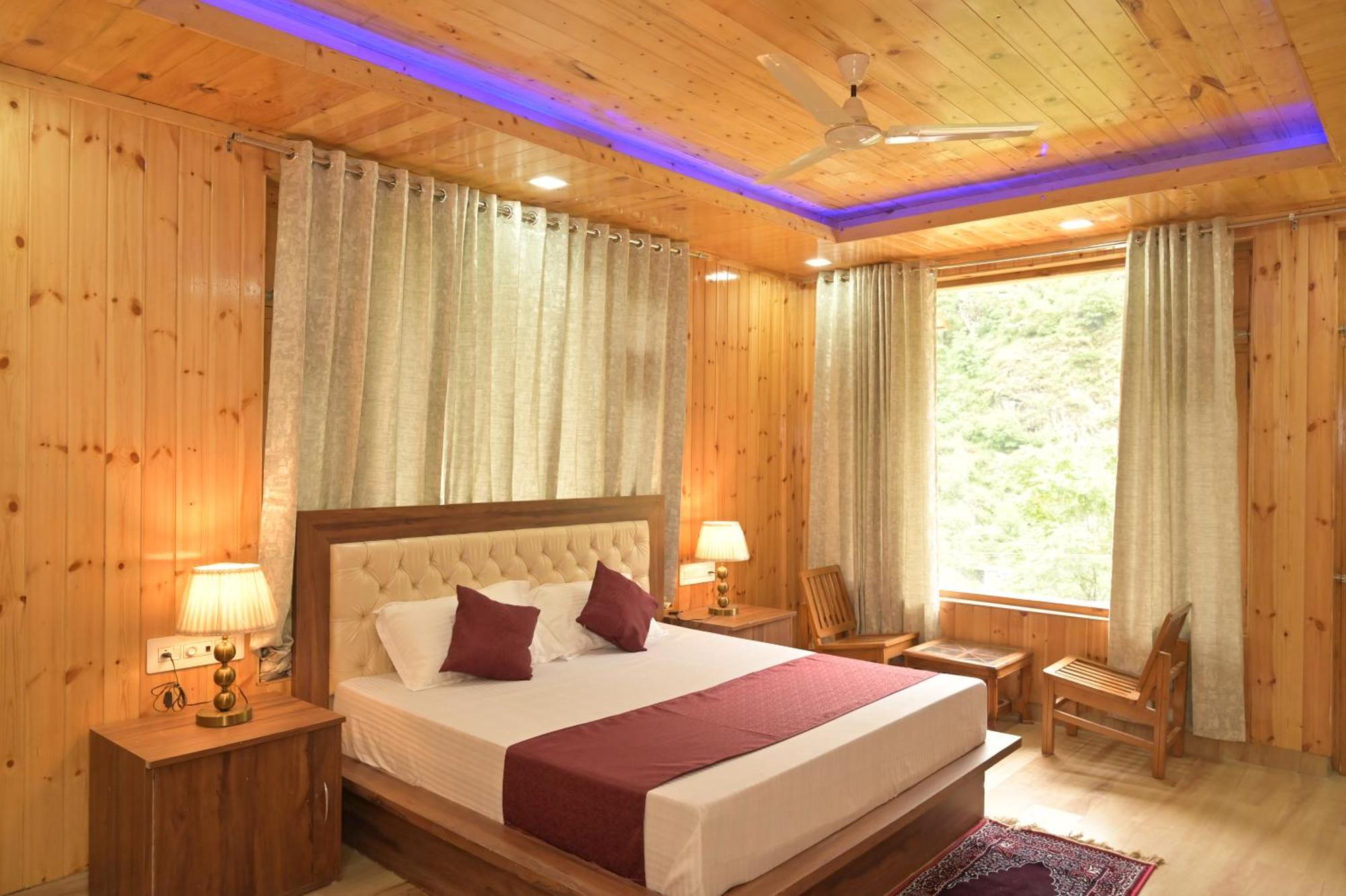Hotel Royal Galaxy Tirthan Banjar Екстер'єр фото